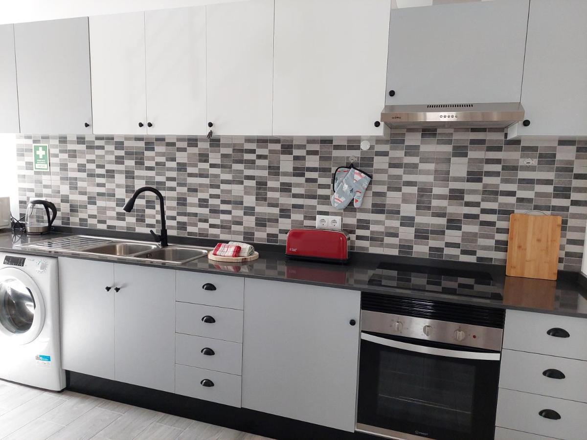 Casa Amarela: Conforto E Localizacao Perfeita! Dystrykt Dystrykt Faro Zewnętrze zdjęcie