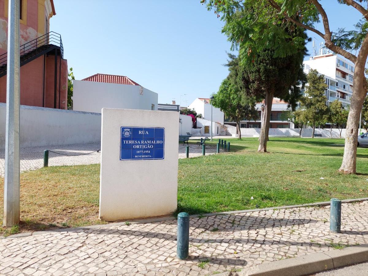 Casa Amarela: Conforto E Localizacao Perfeita! Dystrykt Dystrykt Faro Zewnętrze zdjęcie